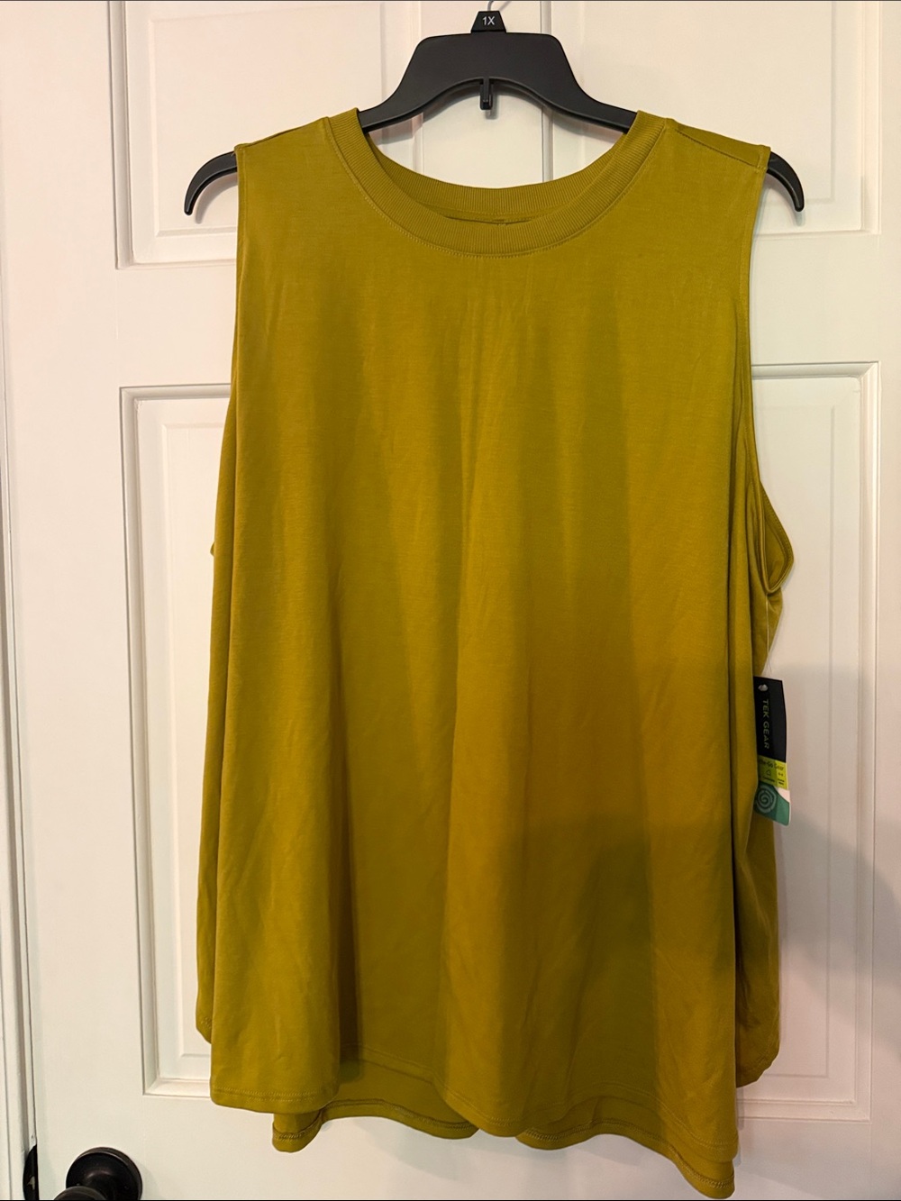 tek gear Sleeveless Relaxed Tank
